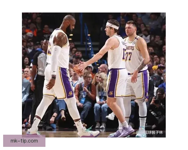 湖人对独行侠伤情更新 东契奇里夫斯斯马特缺阵 范德彪出战成疑